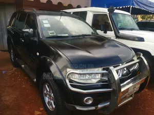 Mitsubishi Pajero 3.2 Di-Dc GLS 2011 Black