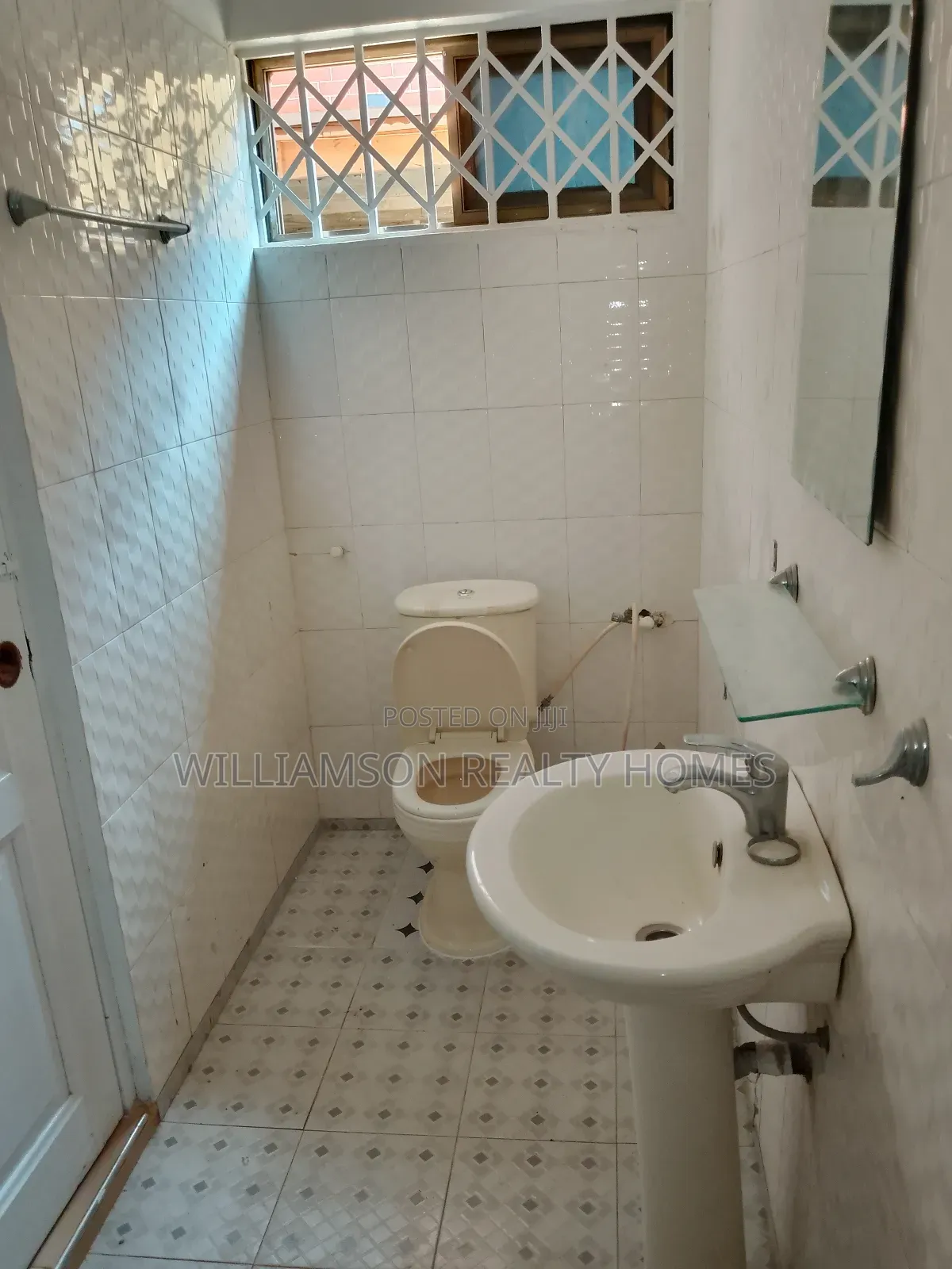 3bdrm Apartment in Tempo Estate Area, Spintex for rent