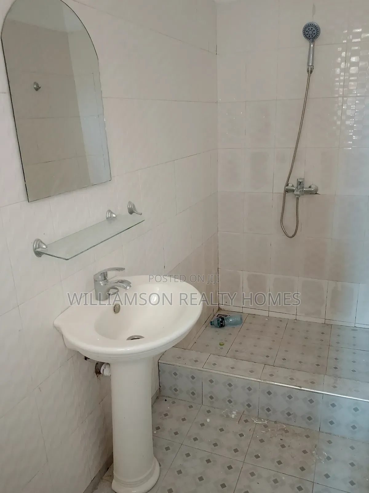 3bdrm Apartment in Tempo Estate Area, Spintex for rent