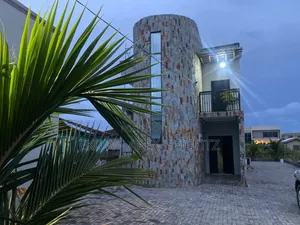 2 Bedroom Fully Furnished Apartment-Short Stay/O’Lleaf Suite