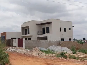 4bdrm Duplex in Rightkey, Kumasi Metropolitan for sale
