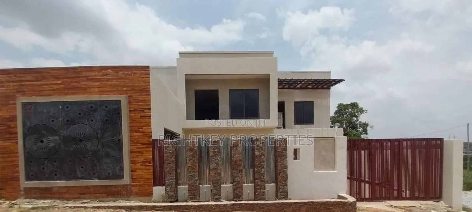 4bdrm Duplex in Rightkey, Kumasi Metropolitan for sale