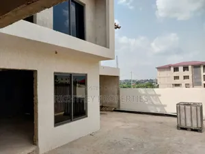4bdrm Duplex in Rightkey, Kumasi Metropolitan for sale