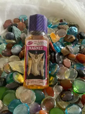Magnet Perfume Art