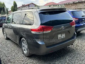 Toyota Sienna LE 8 Passenger 2012 Gray