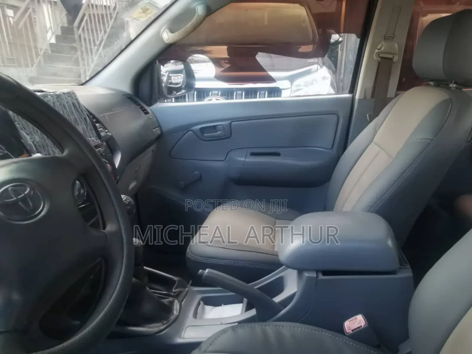 Toyota Hilux 2011 Black