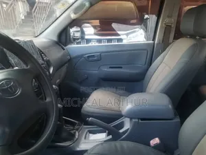 Toyota Hilux 2011 Black