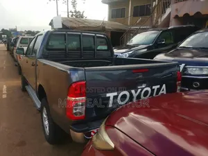 Toyota Hilux 2011 Black