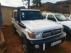 Toyota Land Cruiser 2016 White