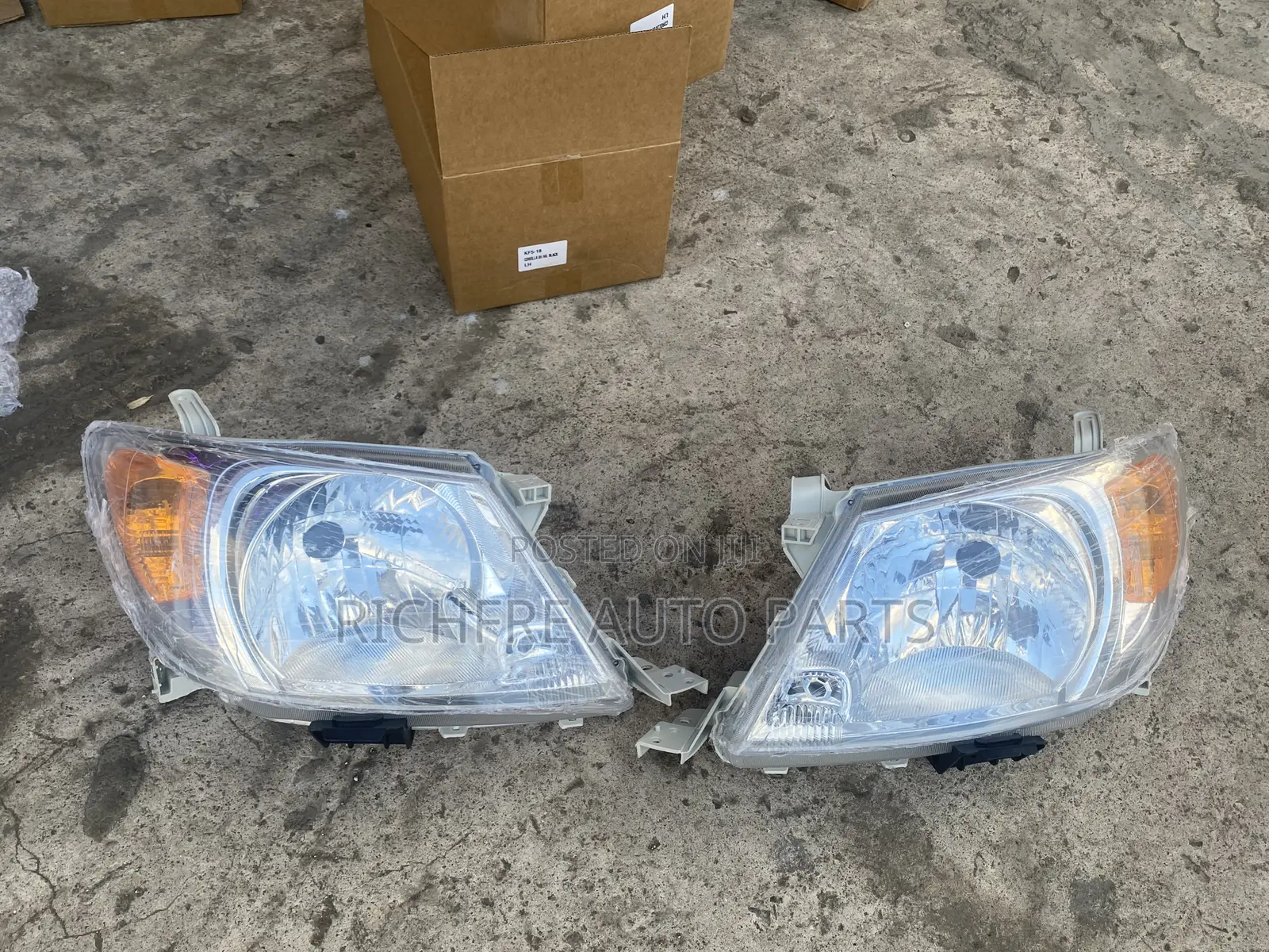 Toyota Hilux Vigo 2008 Headlight