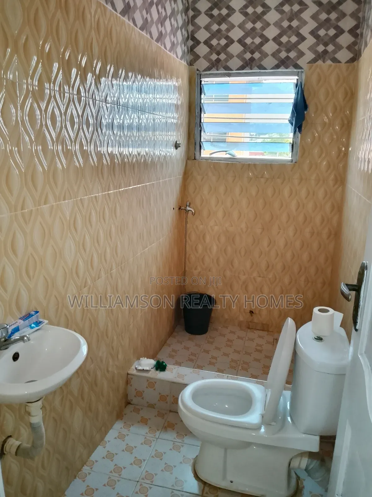 3bdrm Apartment in Community 18 Area, Spintex for rent
