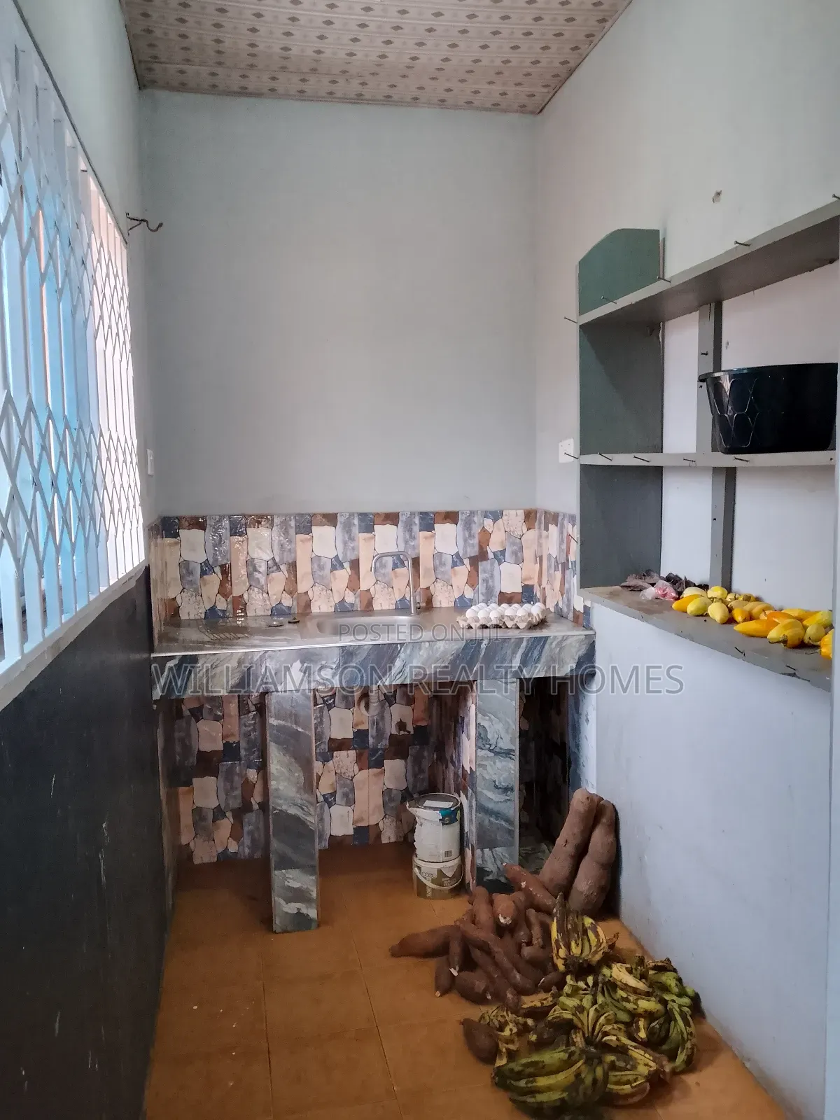 3bdrm Apartment in Community 18 Area, Spintex for rent