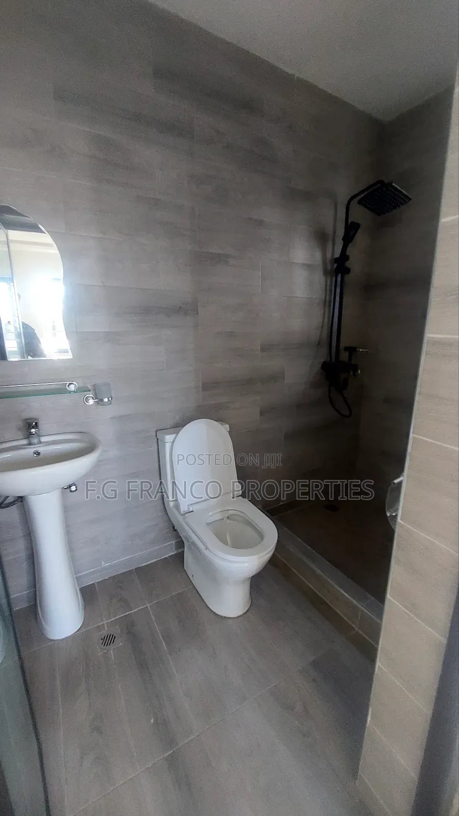 4bdrm House in Kg. Franco, Sakumono for sale