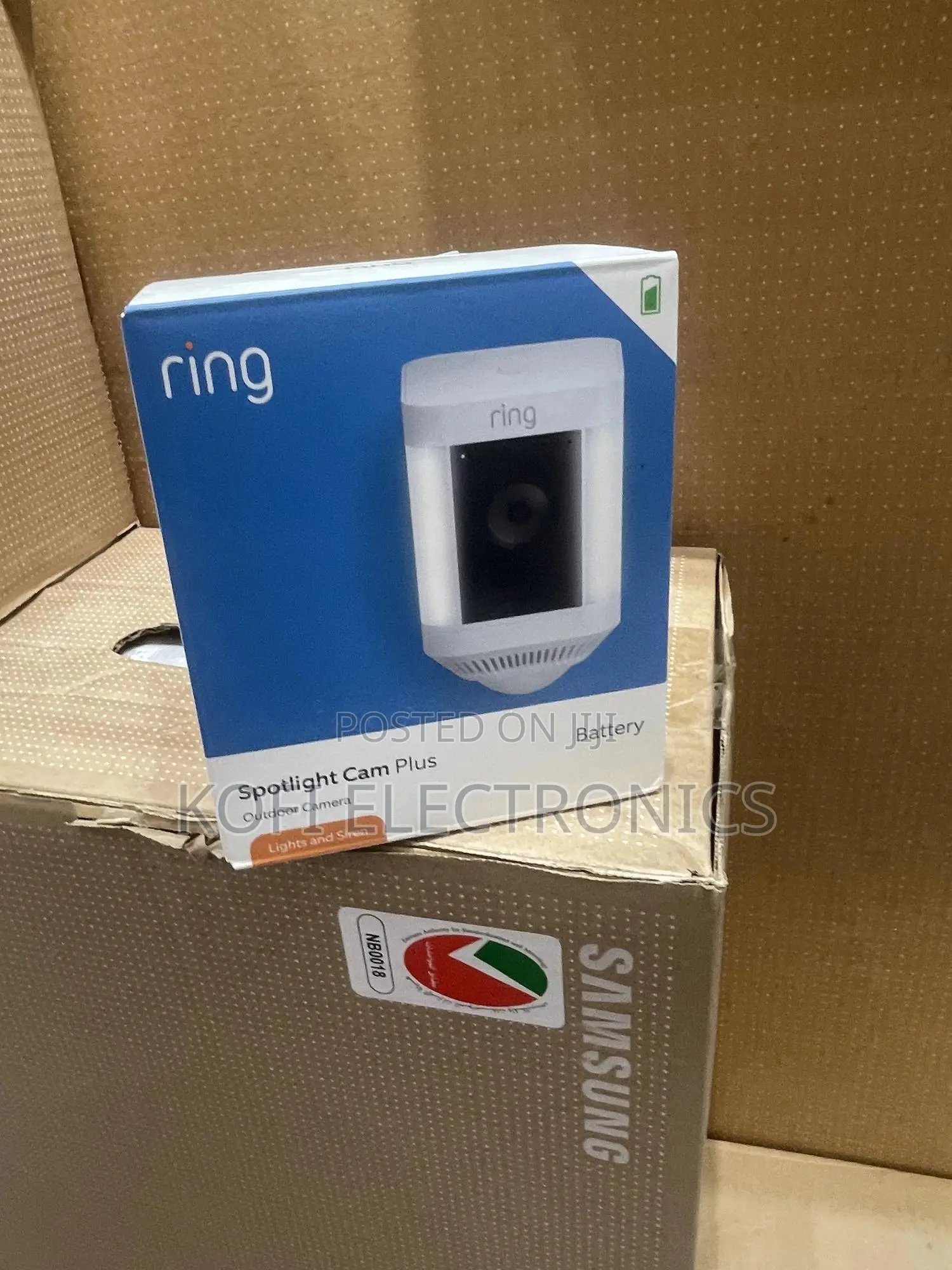 Ring Spotlight Camplus Outdoor/Indoor Wireless 1080p Battery