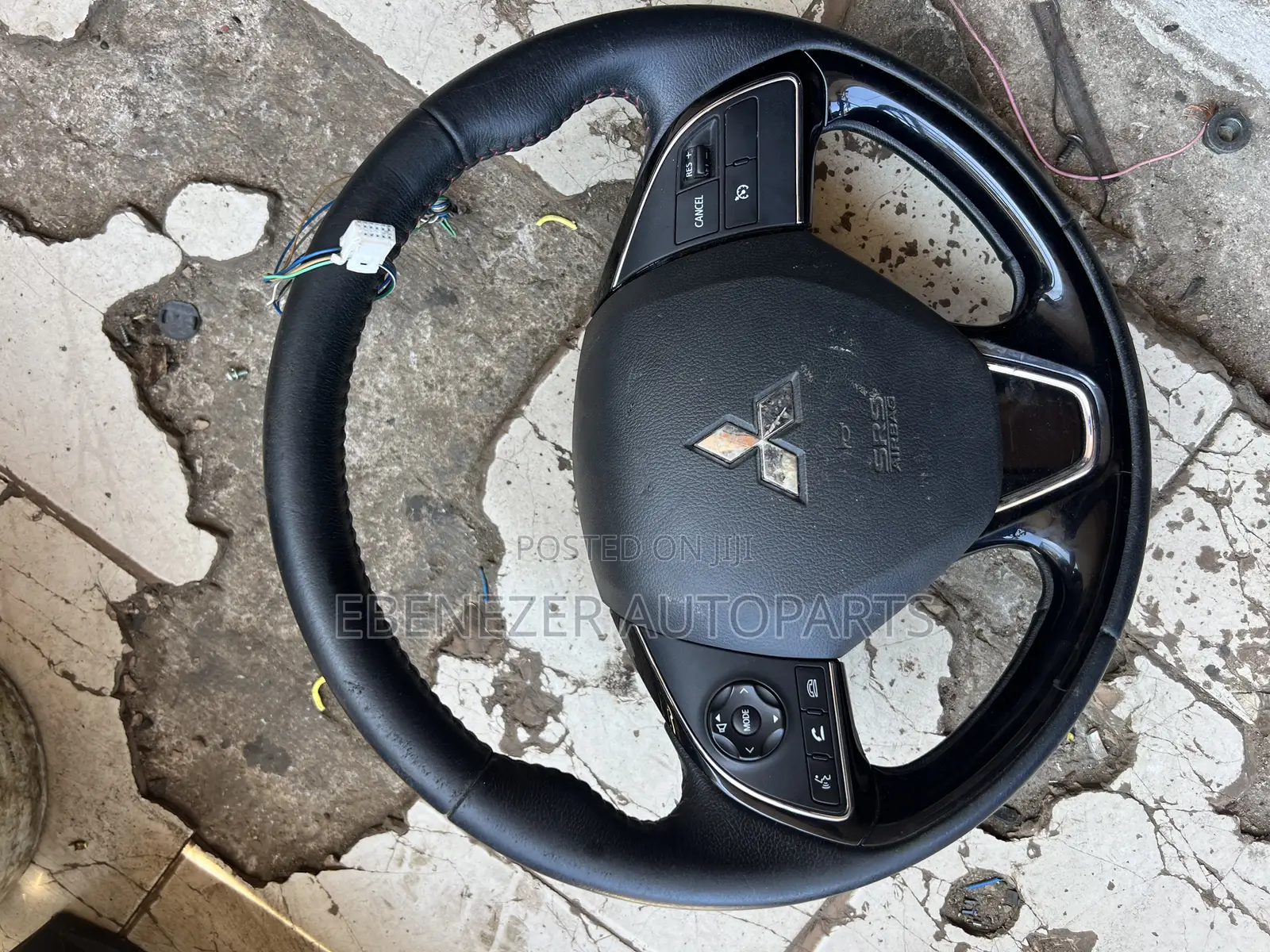 Mitsubishi Outlander/L200 Steering Wheel