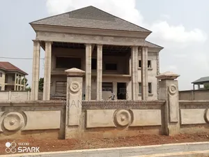 8bdrm Mansion in Valley View Area for sale