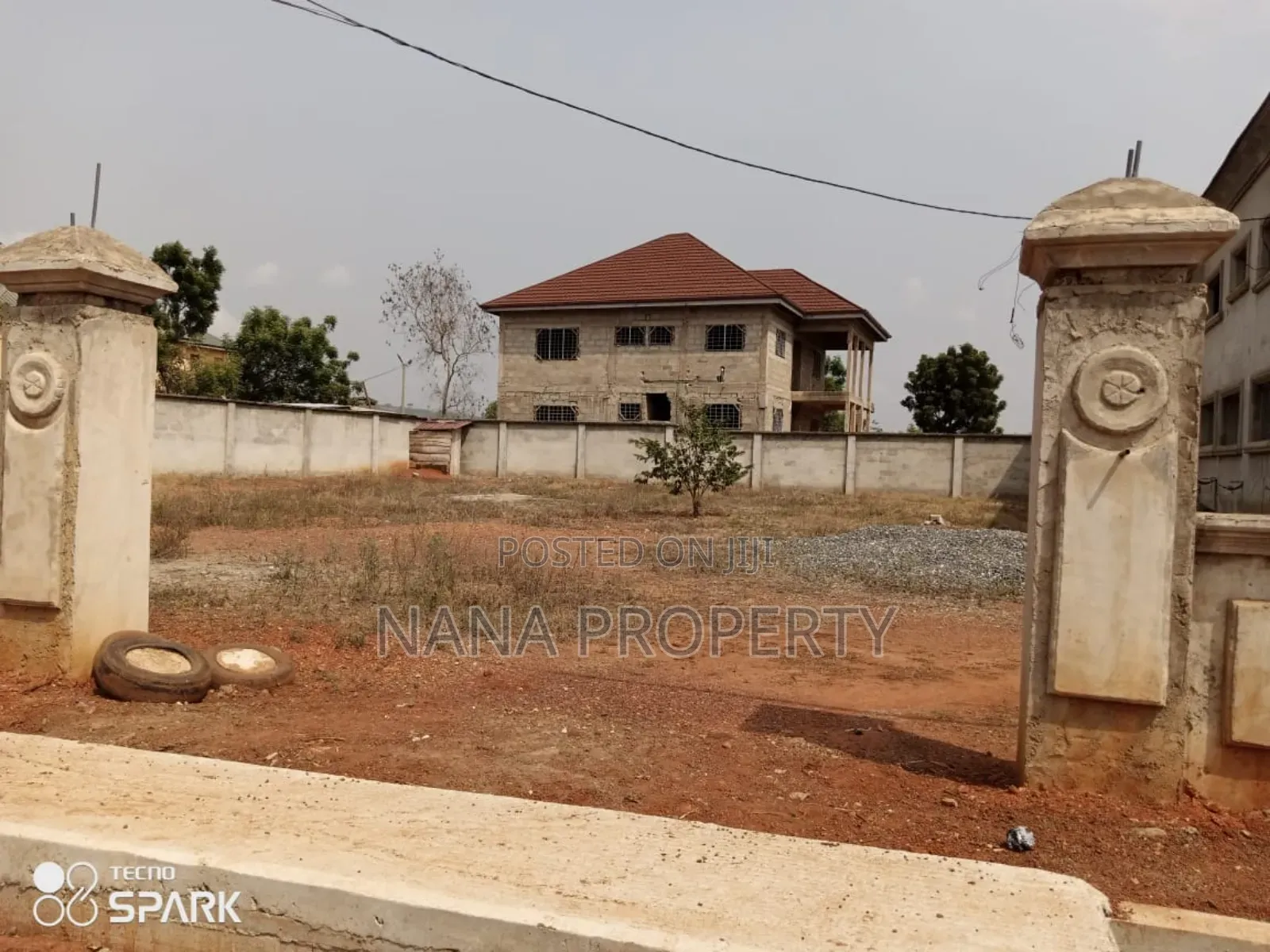 8bdrm Mansion in Valley View Area for sale