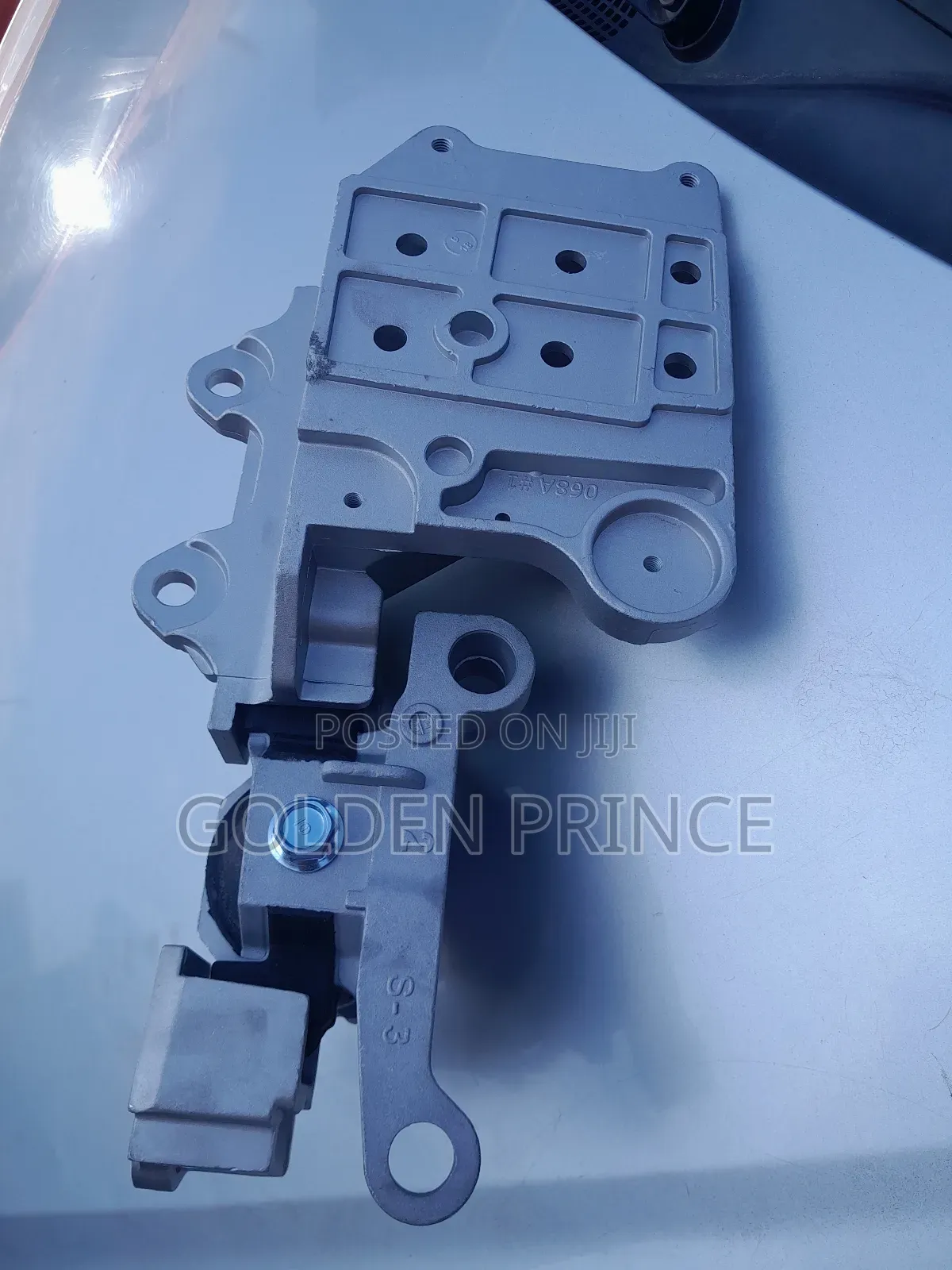 Nissan Qashqai/Sentra Engine Seat (1pc)