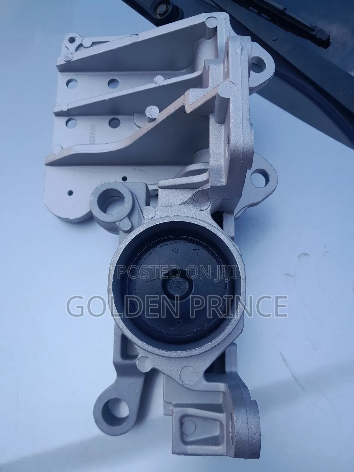 Nissan Qashqai/Sentra Engine Seat (1pc)