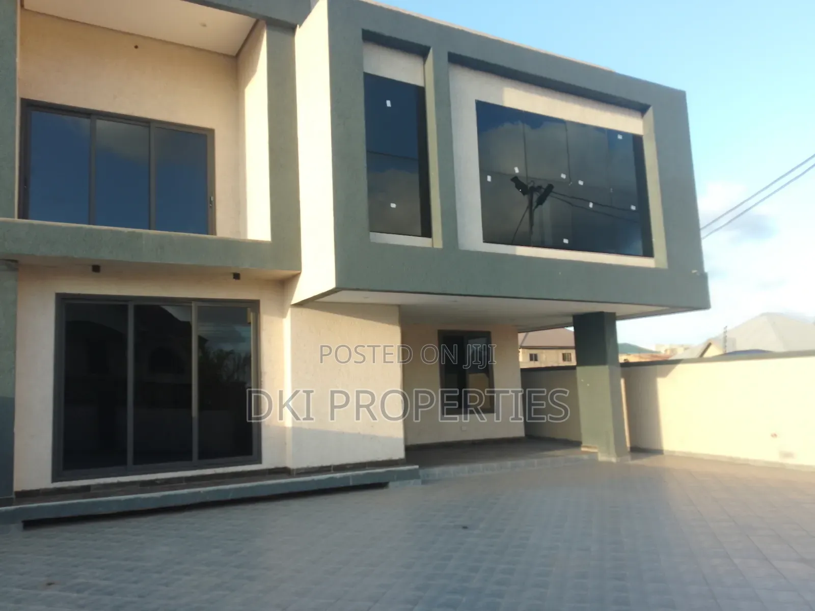 4bdrm House in Dki Properties, New Legon for sale