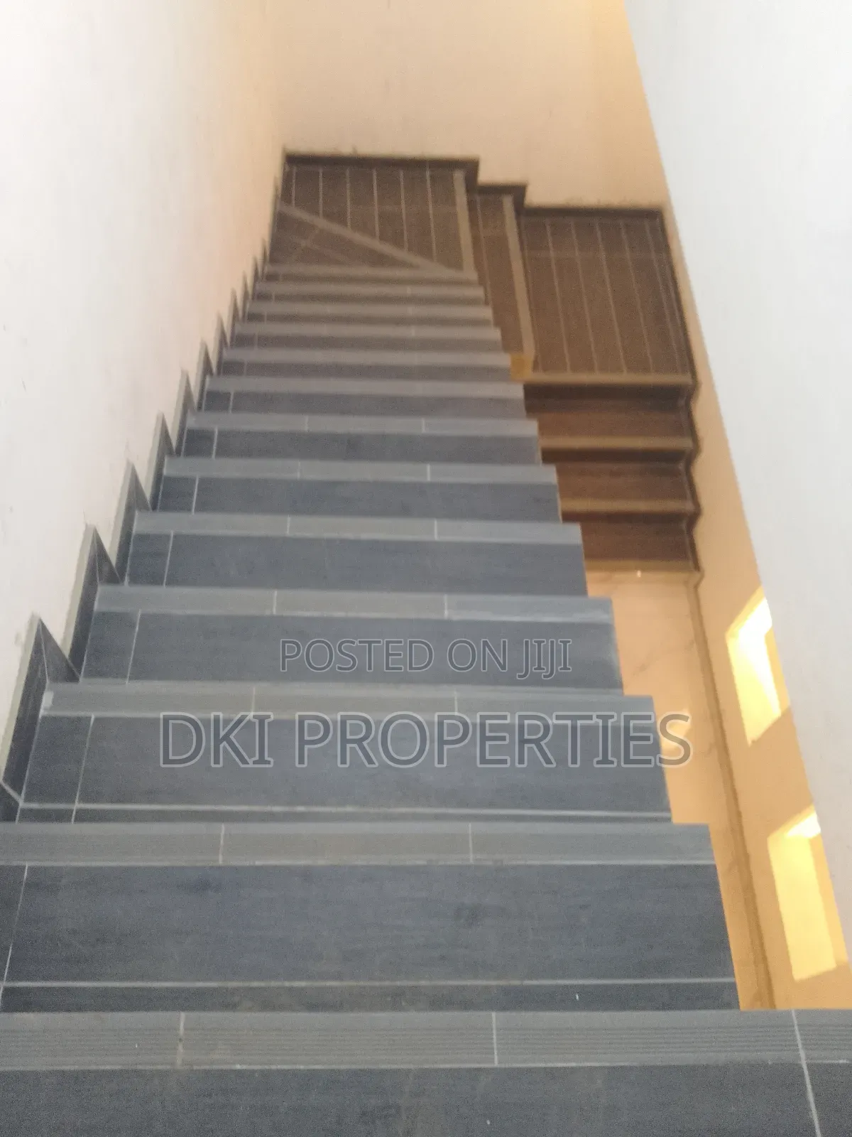 4bdrm House in Dki Properties, New Legon for sale