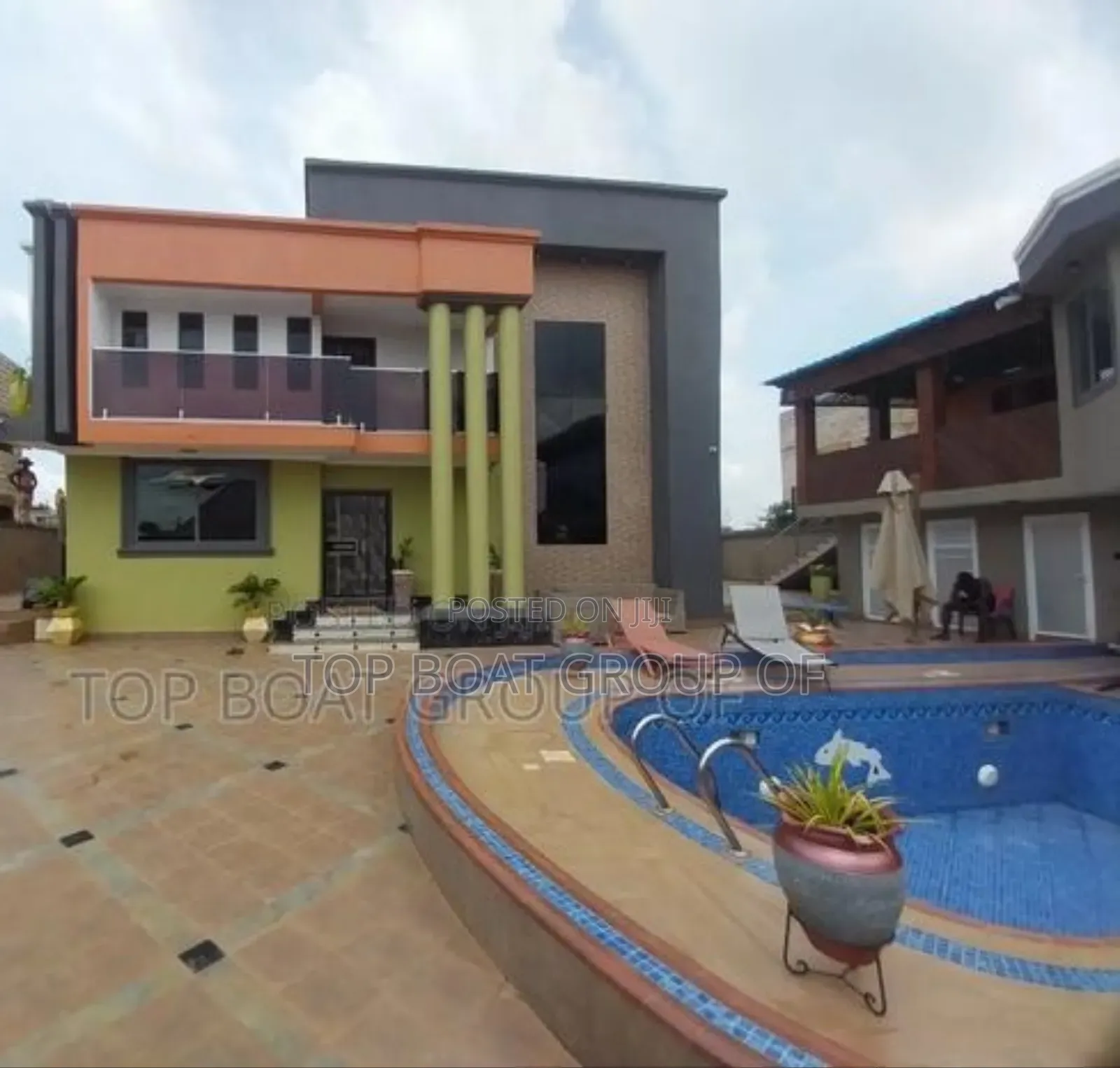 Furnished 7bdrm House in Asuofua - Abrepo Top, Kumasi Metropolitan