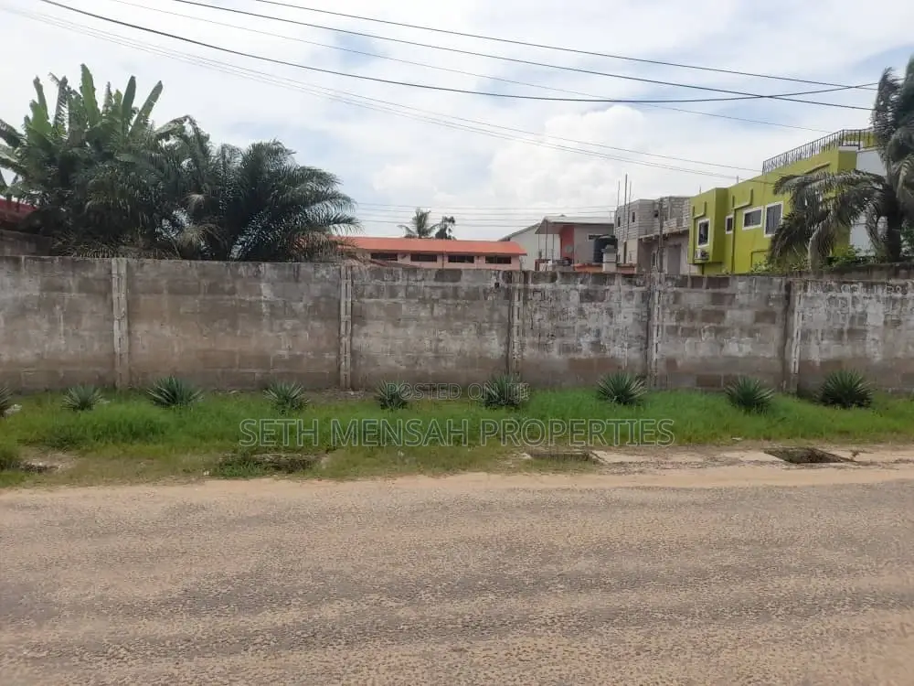 One Plot of Land for Sale at Osu