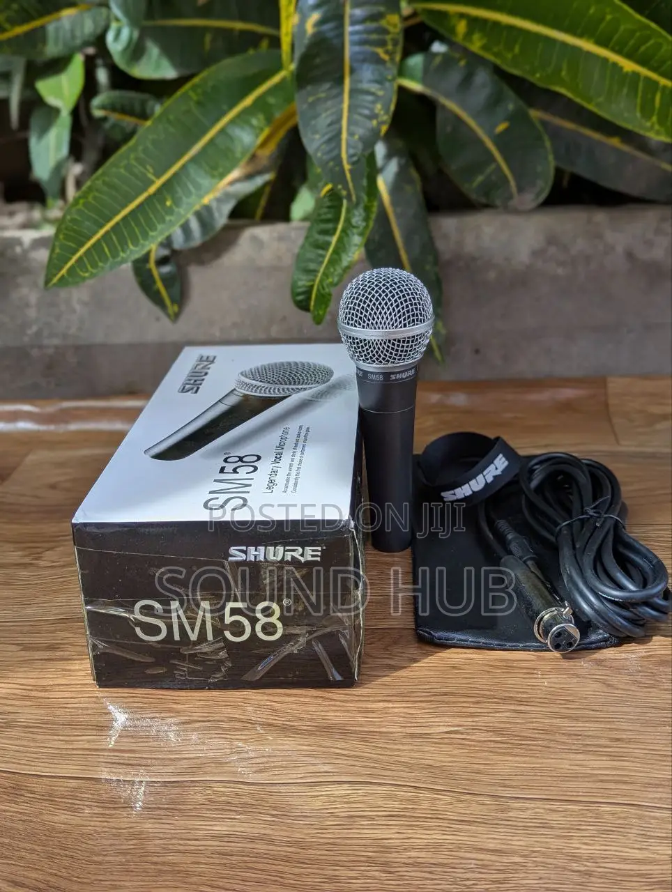 Professional Shure Wired Microphone Black
