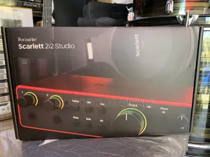 Focusrite Scarlett 2i2 Studio 4th Generation