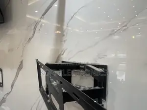 Installation Friendly Swivel TV Mount for 40''- 80”