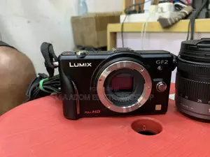 New Panasonic GF2 Camera With Lens