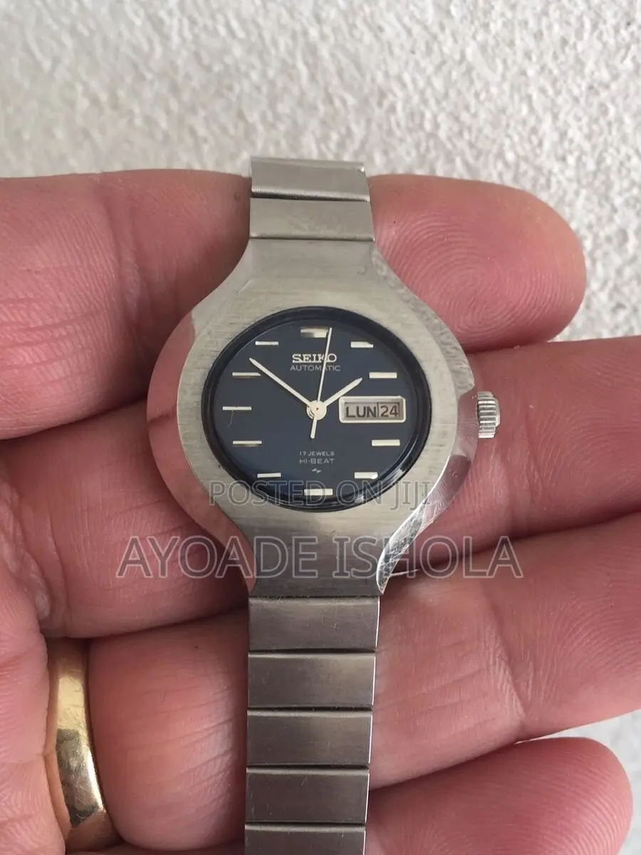 Preowned Female Vintage Seiko HI-BEAT 2206-7010 Watch,