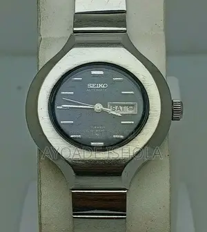Preowned Female Vintage Seiko HI-BEAT 2206-7010 Watch,