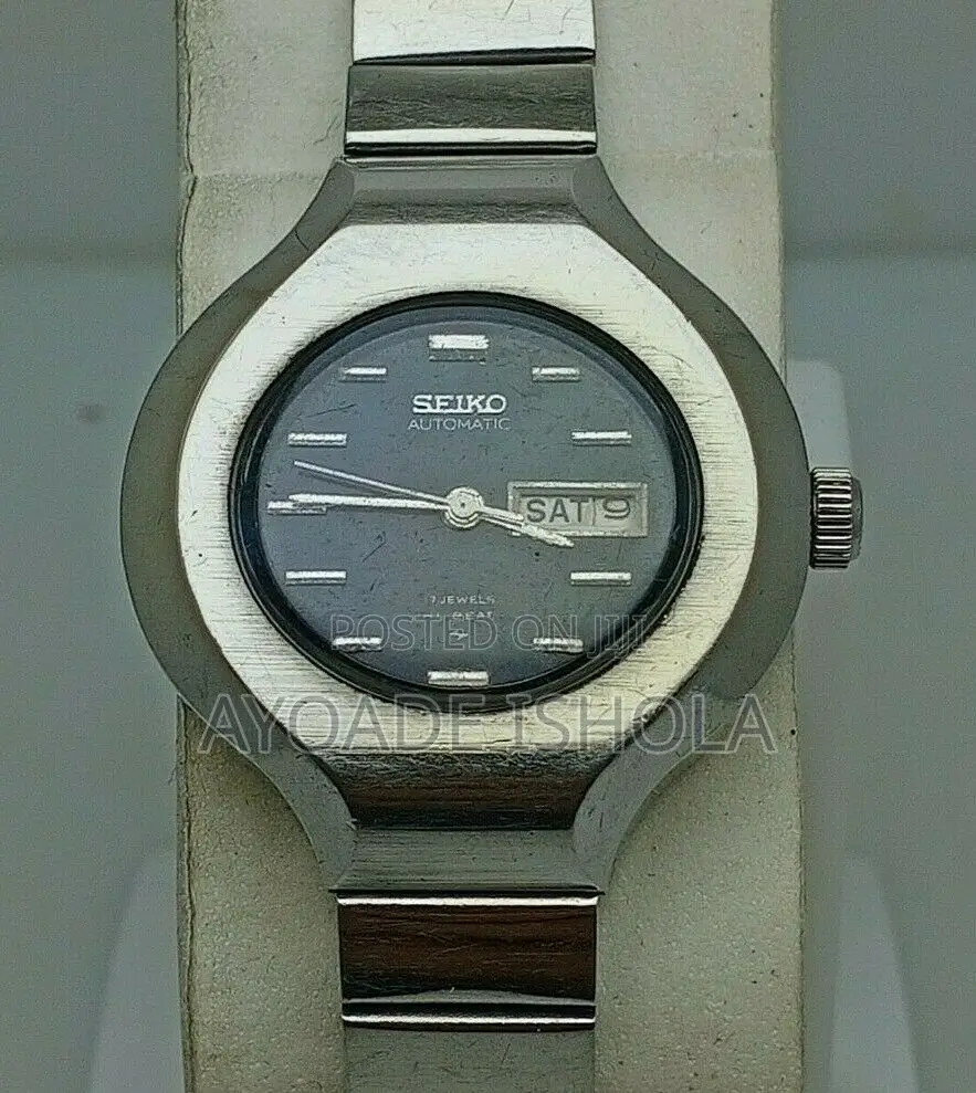 Preowned Female Vintage Seiko HI-BEAT 2206-7010 Watch,