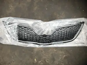 Toyota Camry 2010,2011 Front Shells / Top Grille SE Black
