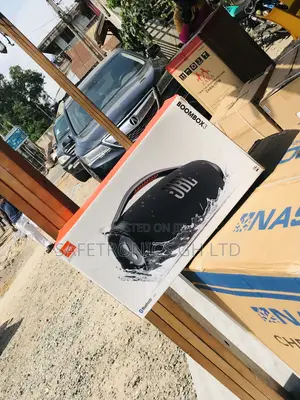 < Boombox 3 Bluetooth JBL Good Sound Speaker