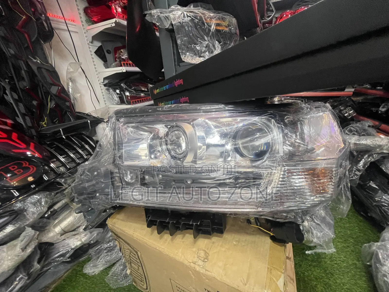 Toyota Land Cruiser 2016,2017 Headlight