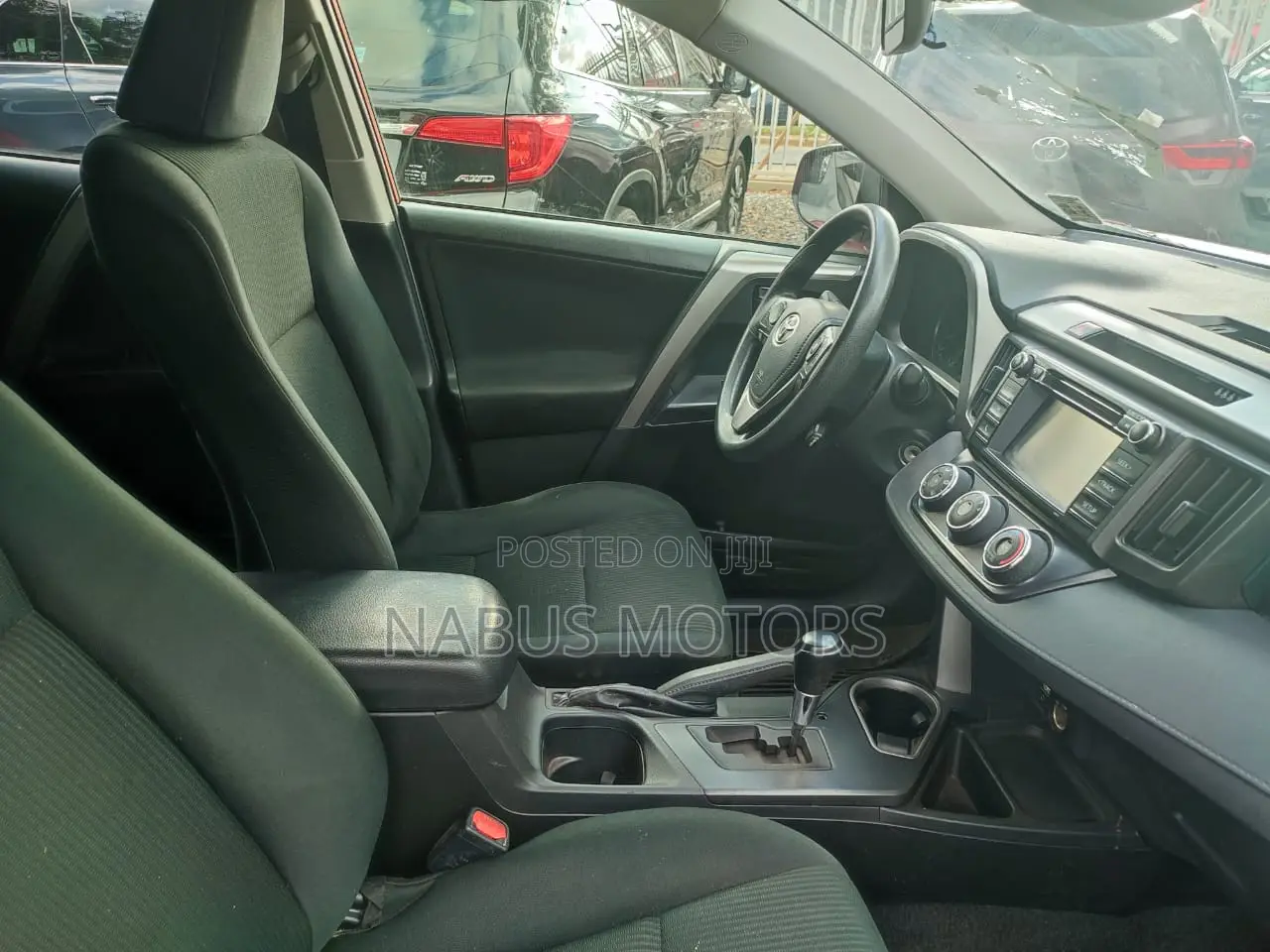 Toyota RAV4 LE 4dr SUV AWD (2.5L 4cyl 6A) 2018 Red