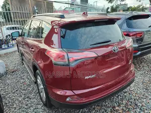 Toyota RAV4 LE 4dr SUV AWD (2.5L 4cyl 6A) 2018 Red