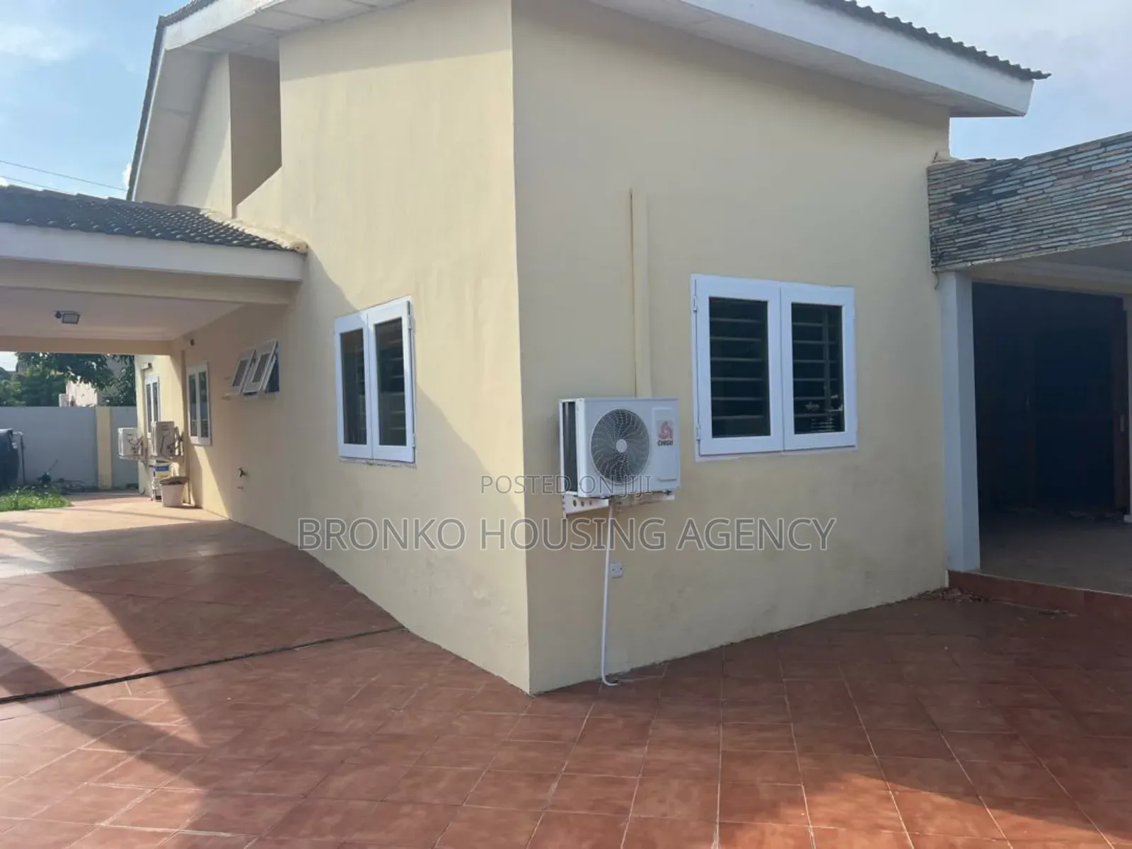 3bdrm House in Bronko Housing, Spintex for rent
