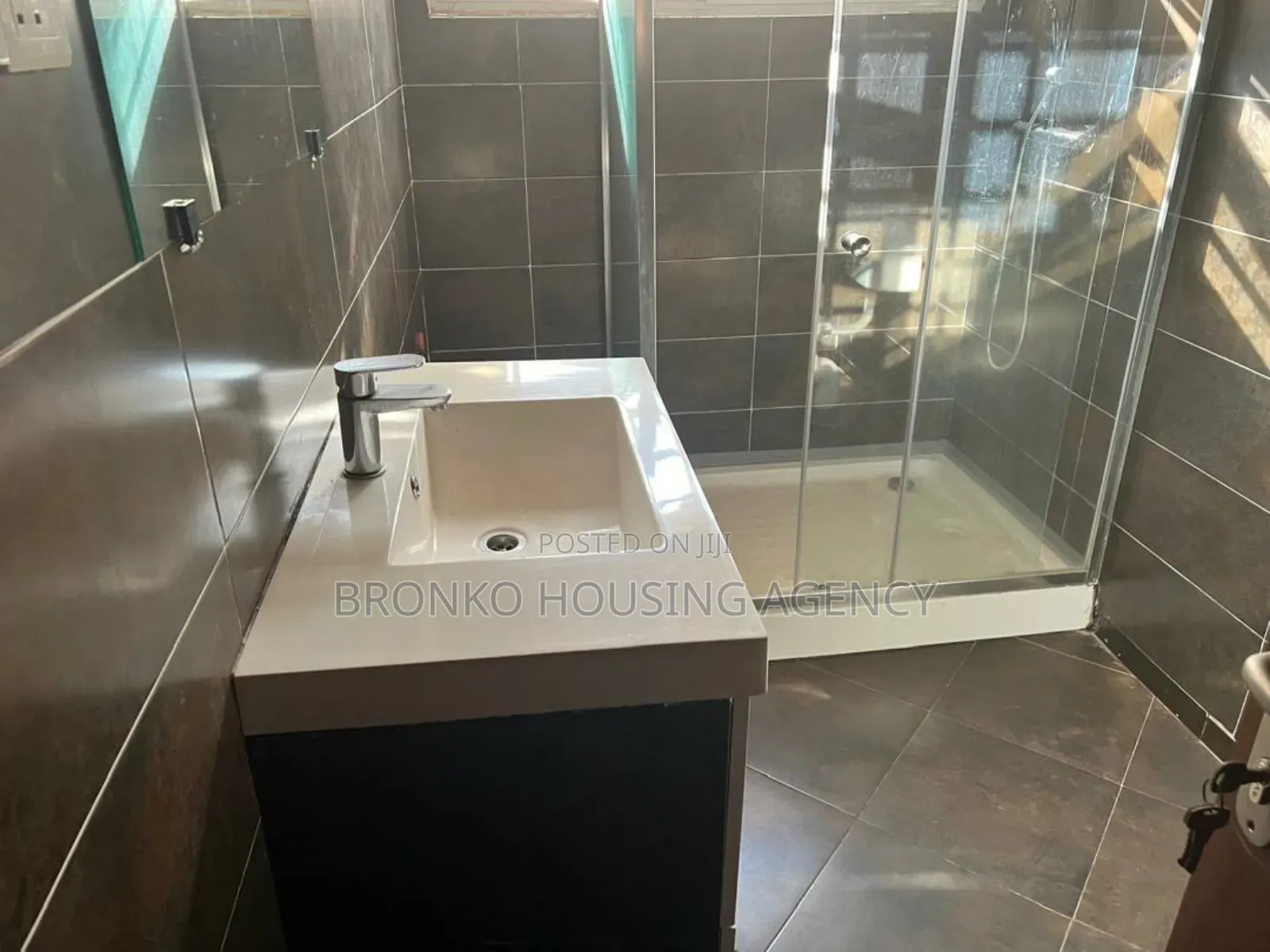 3bdrm House in Bronko Housing, Spintex for rent