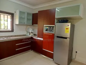4bdrm House in Sakumono for rent