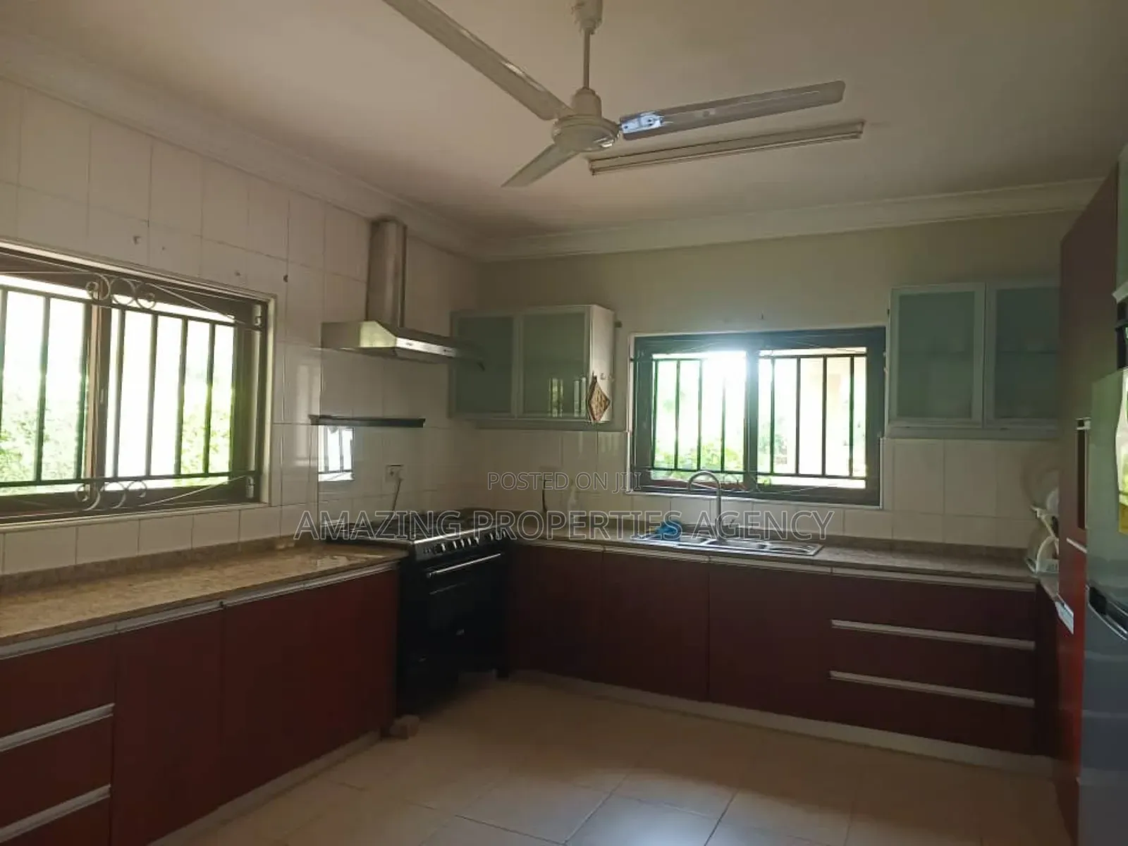 4bdrm House in Sakumono for rent