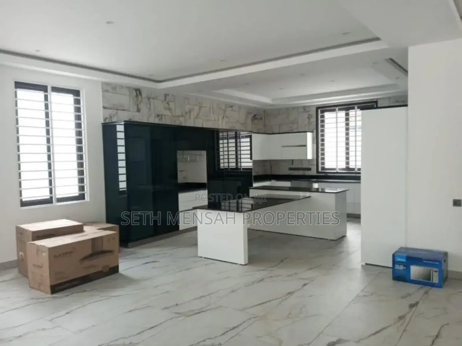 8bdrm House in Skm Properties, East Legon for sale