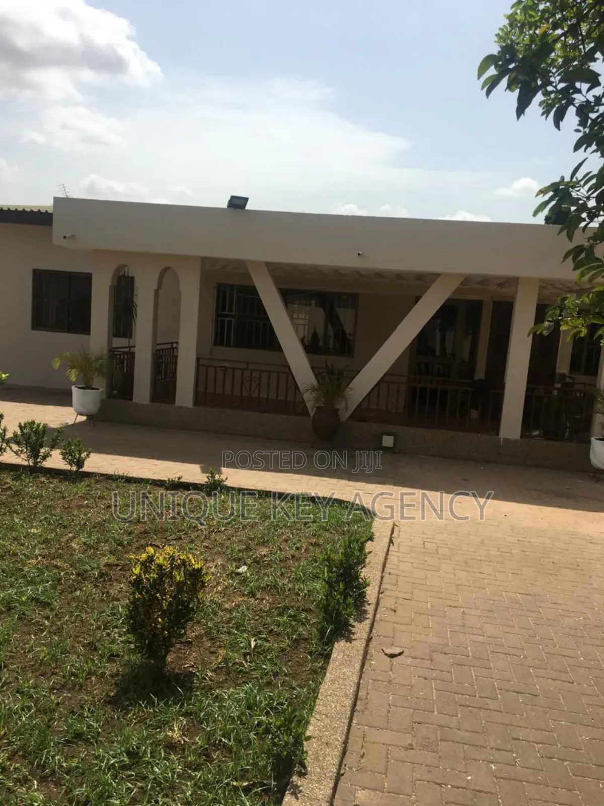 3bdrm House in Unique Key Agency, Airport Residential Area for sale