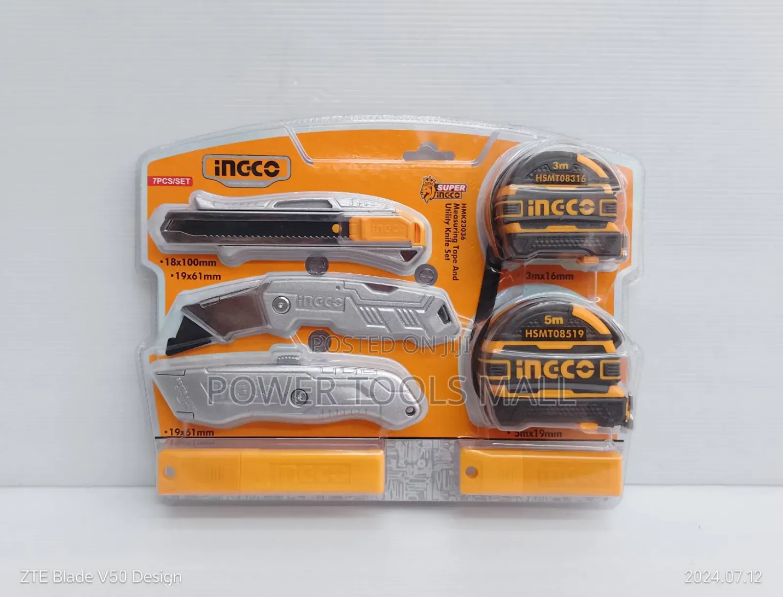2 Measuring Tapes and 
3 Utility Knives Set
Hmk23036