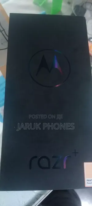 New Motorola Razr 5G 256 GB Gold