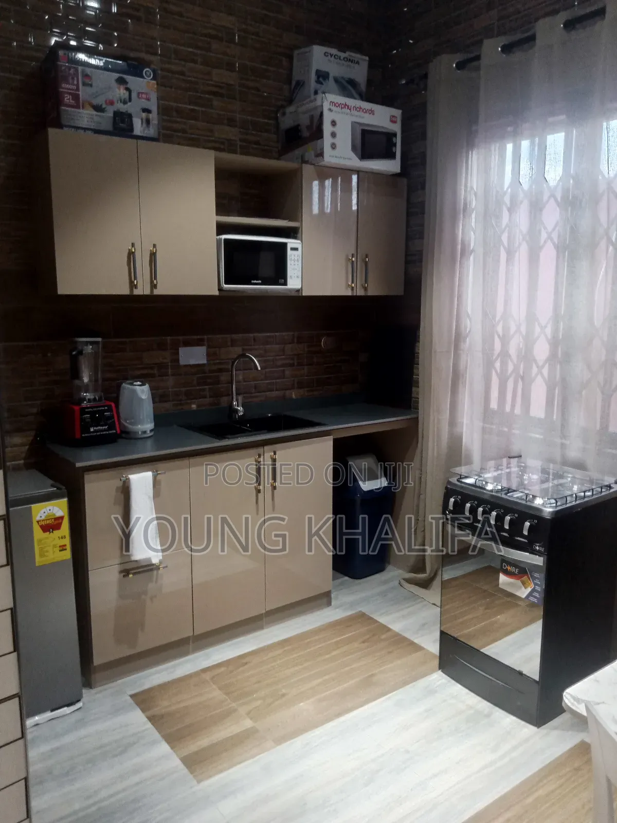 Beautiful Studio Apartment Available Behind West Hills Mall