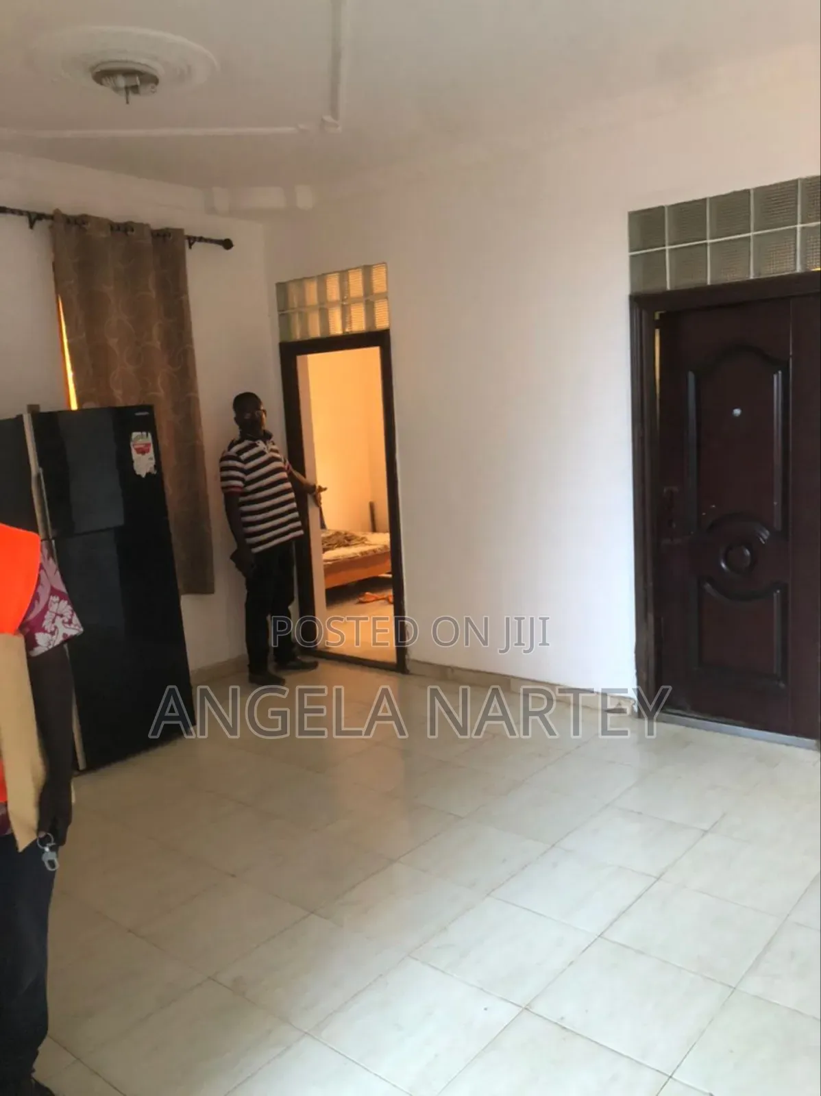 8bdrm House in Sakumono for sale