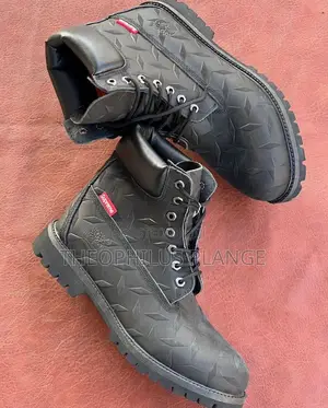 Original Supreme Timberland Boots ( Black and Blue Black)